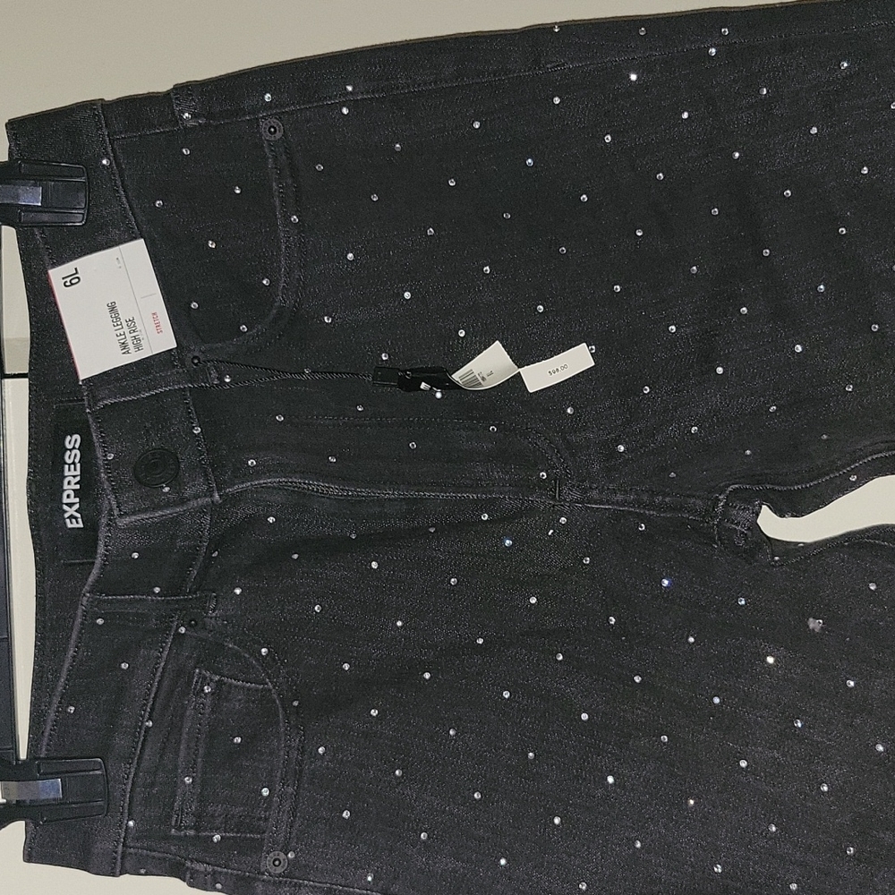 Brand NEW. Express High-rise Ankle Jegging. Women's 6L. Limited release
